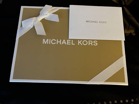 Wow! I’m so impressed with Michael Kors packaging.